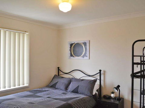 The Verandah', 9 Hanson Avenue - Fantastic Child Friendly Home - Tourism Brisbane 1