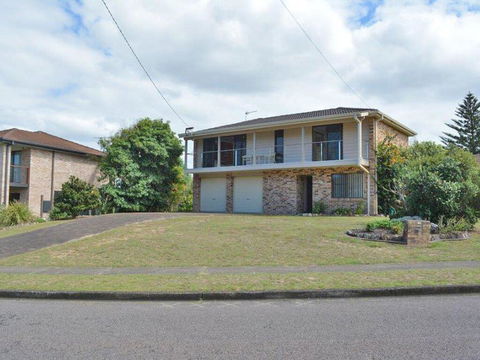 The Verandah', 9 Hanson Avenue - Fantastic Child Friendly Home - Tourism Brisbane 0