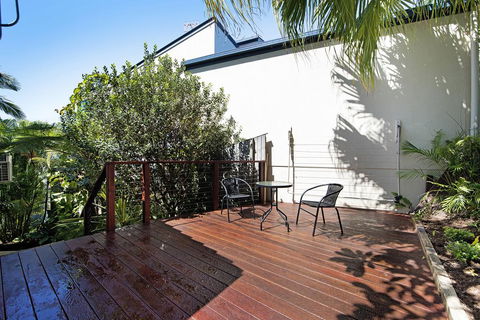 THE VIEW, TUGUN - 4 Bedrooms - Sea Views - Private Heated Pool - Tourism Brisbane 1