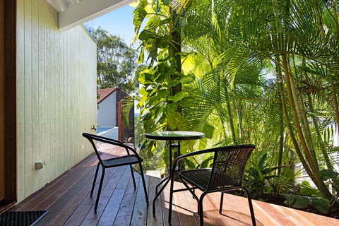 THE VIEW, TUGUN - 4 Bedrooms - Sea Views - Private Heated Pool - Tourism Brisbane 3