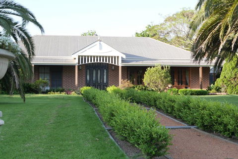 The Willows B N B - Brisbane Tourism 0