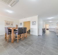 Thompson Ave Apartments - Brisbane Tourism