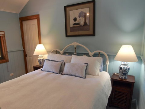 Tiffany's Country Cottages - Brisbane Tourism 0