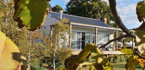 Toms Cottage - Wilgowrah -A Country Escape - Tourism Brisbane 0