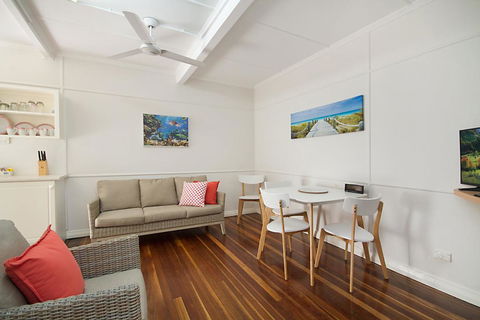 Tondio Terrace Flat 5 - Pet Friendly, Ground Floor Budget Style Accommodation - Tourism Brisbane 0