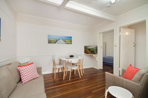 Tondio Terrace Flat 5 - Pet Friendly, Ground Floor Budget Style Accommodation - Tourism Brisbane 1
