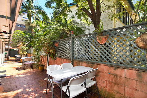 Tondio Terrace Flat 5 - Pet Friendly, Ground Floor Budget Style Accommodation - Tourism Brisbane 2