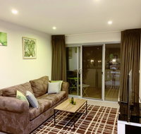 Tranquil Relaxing Forrest Style Apartment - Braddon CBD