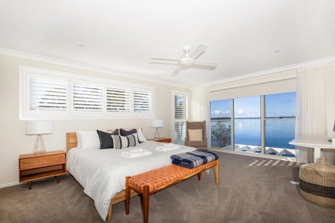 Tranquility Absolute Waterfront - Pet Friendly - 10 Mins To Hyams Beach - Brisbane Tourism 3
