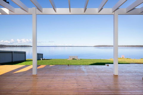 Tranquility Absolute Waterfront - Pet Friendly - 10 Mins To Hyams Beach - Brisbane Tourism 0
