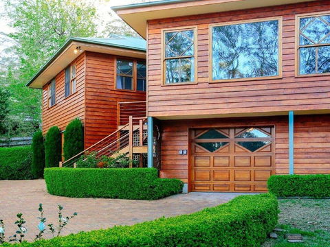 Treetops - Elegant, Inviting, Designer, Cedar Home - Tourism Brisbane 2