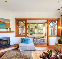 Treetops - elegant inviting designer cedar home - Tourism Brisbane