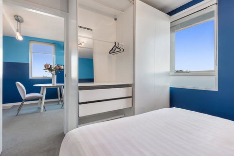 Trendy And Central One Bed Apartment With Views - Brisbane Tourism 1