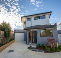 Trendy sweet home 4BedsBlackburn South - Tourism Brisbane