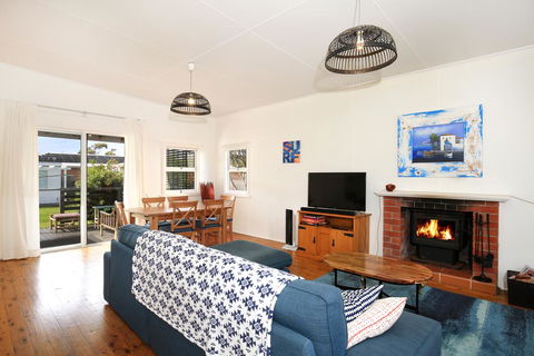 Triangulo @ Culburra - Pet Friendly - 2 Mins To Beach - Brisbane Tourism 0