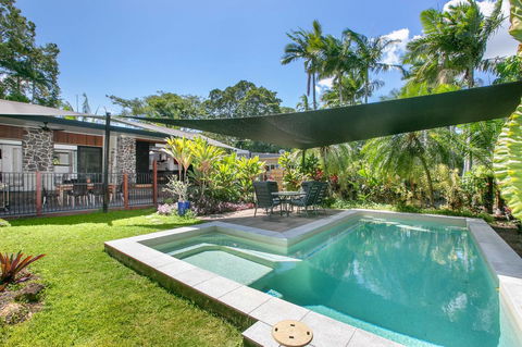 Tropical House, Pool And Extra Bungalow, 4 Bedrooms - Brisbane Tourism 0