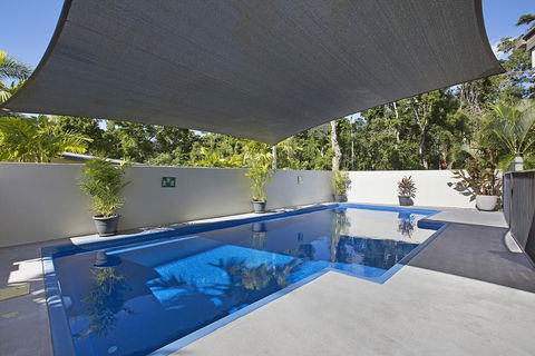 Tropical Private Holiday House With Pool - Tourism Brisbane 0