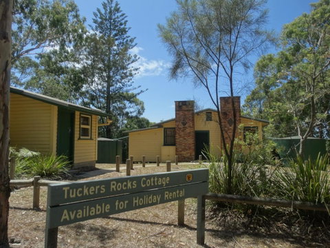 Tuckers Rocks Cottage - Tourism Brisbane 1