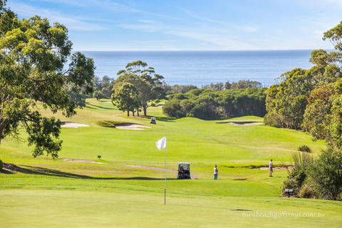 Tura Beach Golf Stays - Tourism Brisbane 3