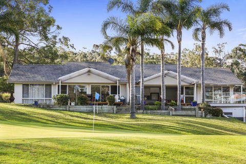 Tura Beach Golf Stays - Tourism Brisbane 1