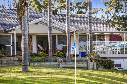 Tura Beach Golf Stays - Tourism Brisbane 0