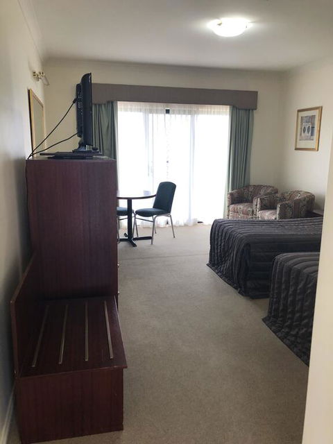 Turners Vineyard Motel - Tourism Brisbane 3