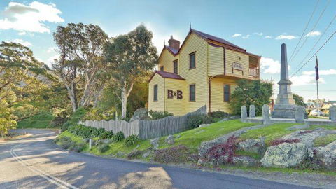 Two Story Bed And Breakfast - Tourism Brisbane 0