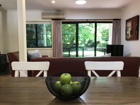 Tyntynder Garden Cottage 4 - Brisbane Tourism 3