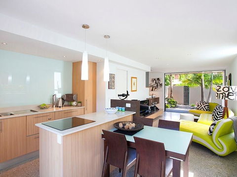 U3/27 Noosa Parade, Noosa Sound - Brisbane 4u 3
