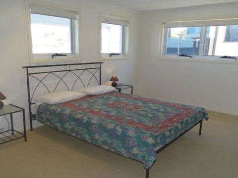 Ultimate Beach House' 19a Graham Street - Views , Peace & Quiet - Tourism Brisbane 1
