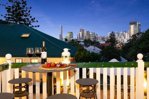 Ultimate Family Home - 3 Bedroom Lux Retreat With Private Pool, Spa And Incredible Views - Tourism Brisbane 2