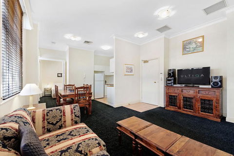 ULTIQA Rothbury Hotel - Tourism Brisbane 3