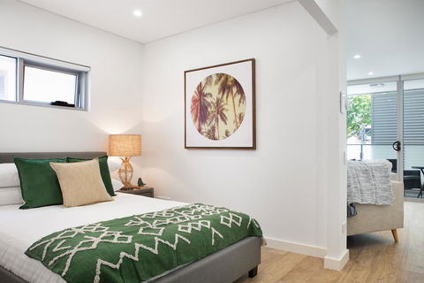 Ultra Modern Studio Suite With Balcony Near Shops - Tourism Brisbane 0