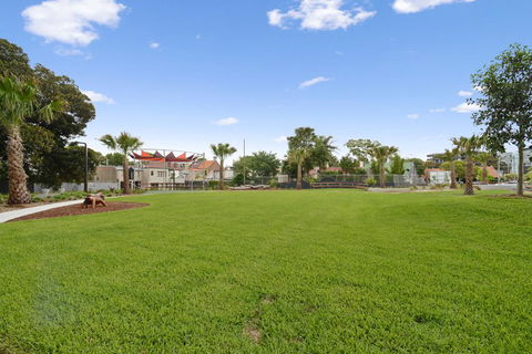 Ultra Modern, Luxurious Apartment In Tranquil Sydney - Tourism Brisbane 3