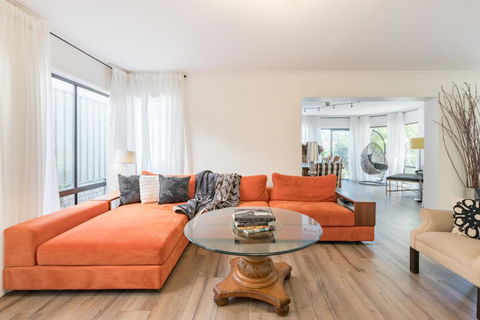 ULTRA SPACIOUS STYLISH HOME IN PRESTONS - SYDNEY - Tourism Brisbane 0