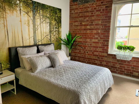 Ultra-chic Top Floor New York Style Loft Apartment - Tourism Brisbane 3