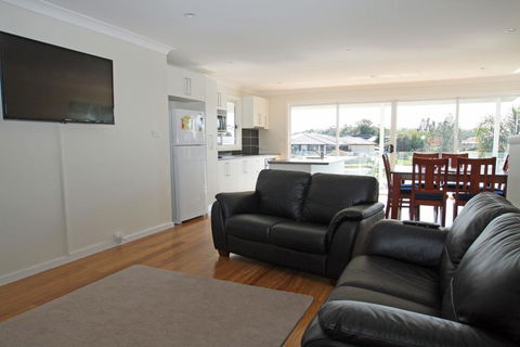 Unbeatable Waterfront Location - Brisbane Tourism 3