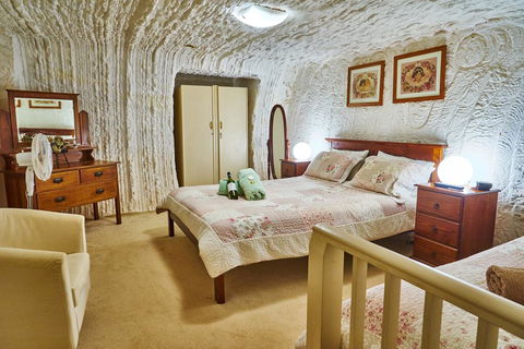 Underground Bed & Breakfast - Tourism Brisbane 2