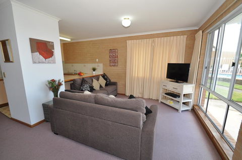 Unit 1, Countess Court - Tourism Brisbane 1
