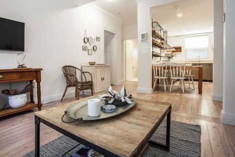 Unit 1/52 Mount St - Aquarium- Ground Floor Home 5 Mins Walk To Beach - Tourism Brisbane 3