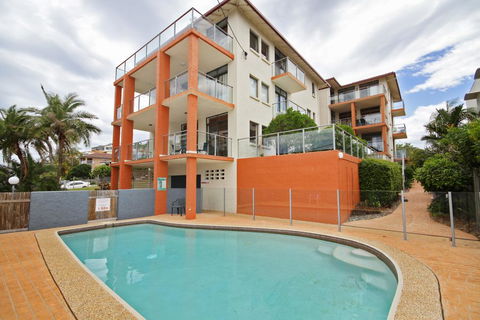 Unit 2, Cooltoro Court, 7 Frank Street Coolum Beach, 400 BOND, LINEN INCLUDED - Tourism Brisbane 1