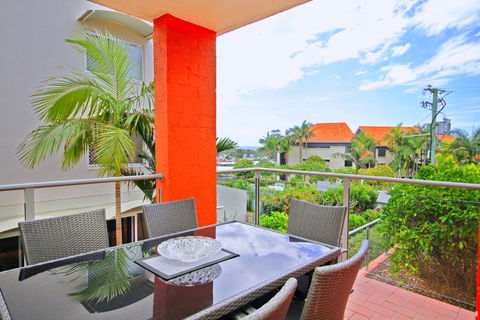 Unit 2, Cooltoro Court, 7 Frank Street Coolum Beach, 400 BOND, LINEN INCLUDED - Tourism Brisbane 2