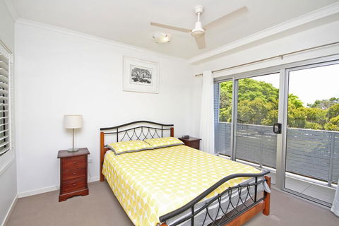 Unit 2, Sea Breeze Villas- 39 First Avenue Coolum - WIFI, 400 Bond - Tourism Brisbane 3