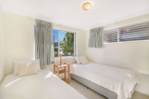 Unit 3 At 4 Pelican Street, Peregian Beach, Noosa Shire - Tourism Brisbane 2