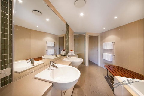 Unit 3 Loka Santi - Tourism Brisbane 3