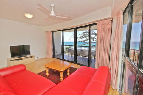 Unit 3 Phoenix Apartments, 1736 David Low Way Coolum Beach - Linen Incl. WIFI, 500 Bond - Tourism Brisbane 2