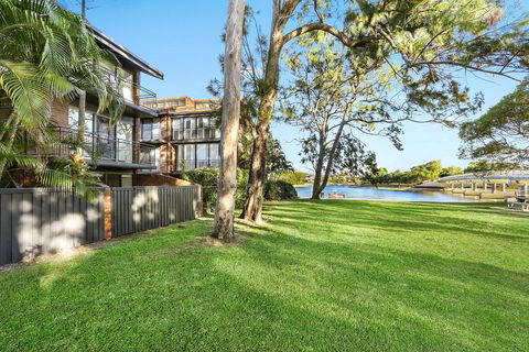 Unit 4 Weyba Lodge Noosa - Tourism Brisbane 1