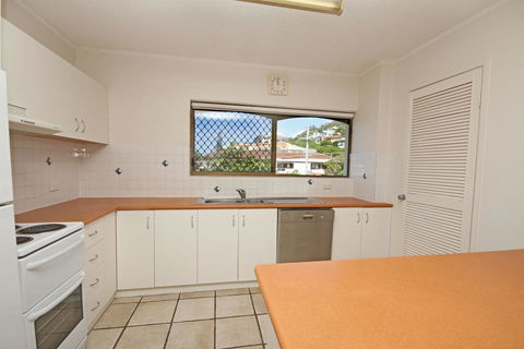 Unit 4, Cooltoro Court, 7 Frank Street Coolum Beach, 400 BOND, LINEN INCLUDED - Tourism Brisbane 3