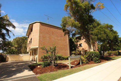 Unit 7, Belander Court, 34 Perry Street Coolum Beach, AIR CONDITIONED, 400 BOND, LINEN SUPPLIED - Tourism Brisbane 1