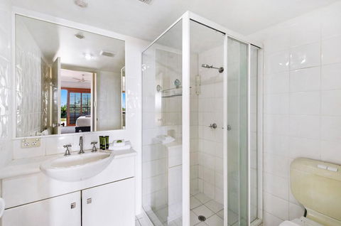 Unrivaled Ocean And City Views From Resort Style 3bed With Garden - Tourism Brisbane 2